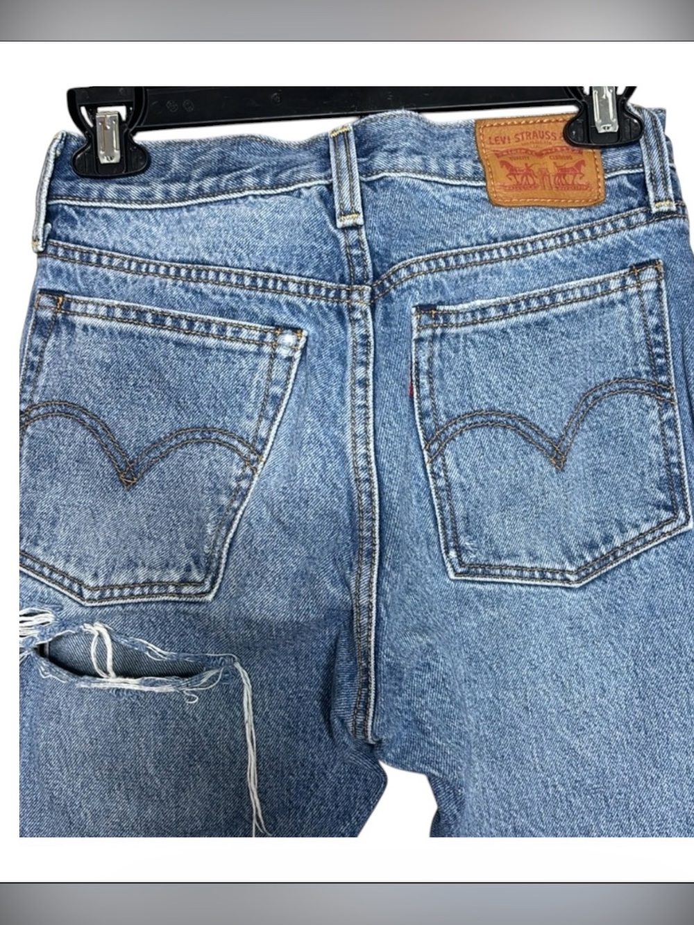 Levi’s | Classic Ripped Knee Buttonfly Red Tab Jeans | Ripped Backside Trendy 26